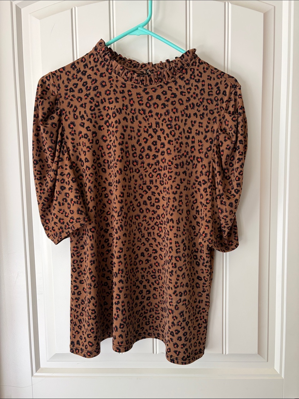 CeCe Brown Leopard Puff Sleeve Tee